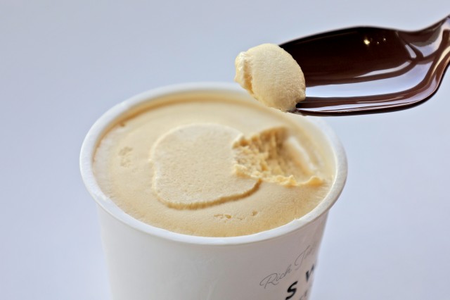 鍛えている人への差し入れに❗️ 高タンパク質配合のSWAN ICECREAM