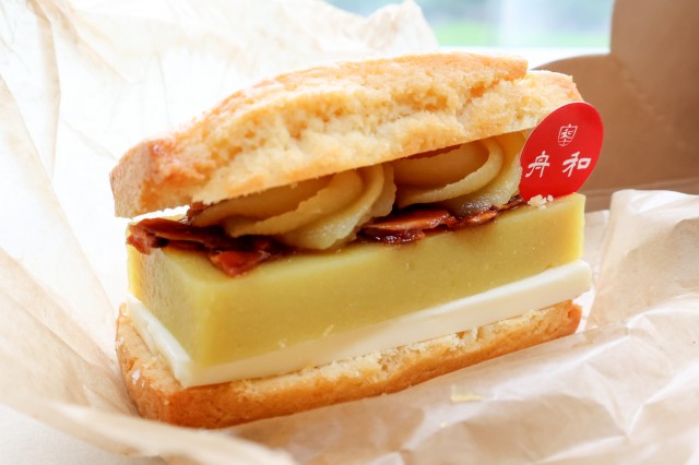 秋が来るのが楽しくなるスイーツ❗️ Bakers Gonna Bakeの「舟和」の芋ようかんと発酵バターのスコーンサンド