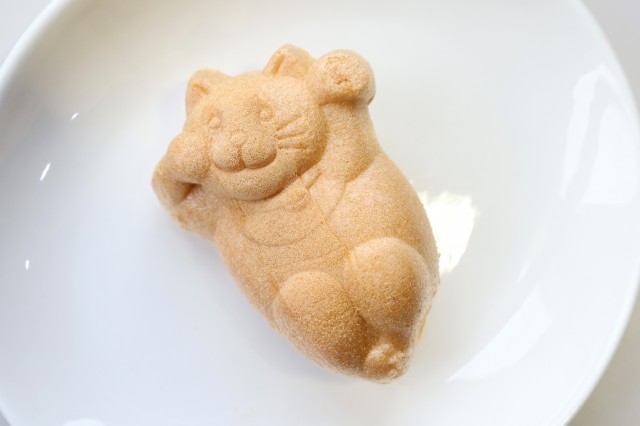 猫好きさんに送りたい、白樺の“たらふくもなか”