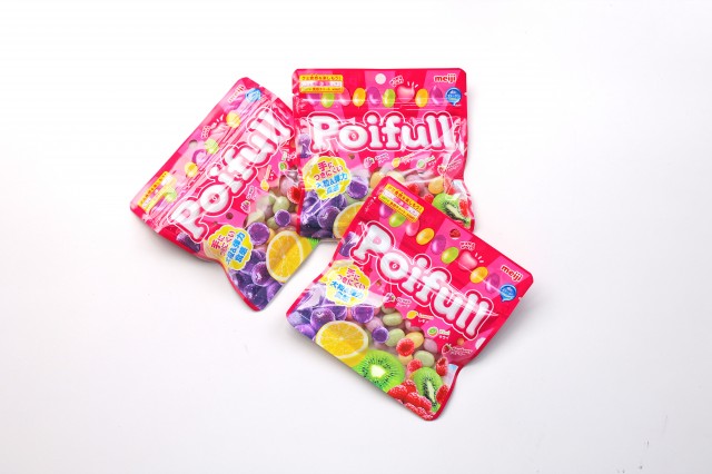 明治 presents クイズ脳で“グミっと”噛みくだくニュース。大粒ポイフルパウチの食感と同じ【噛み応え「３」】の問題❗️